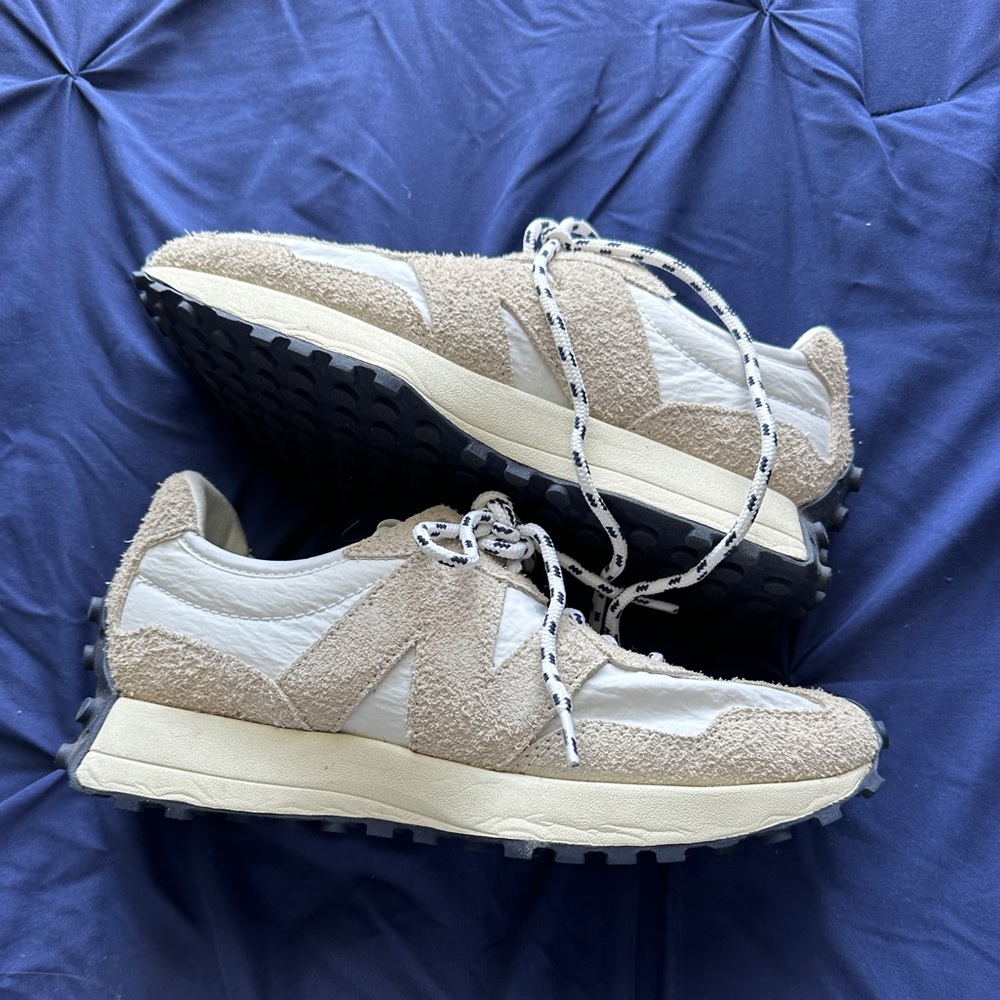 Men’s New Balance Sneakers Practically New
